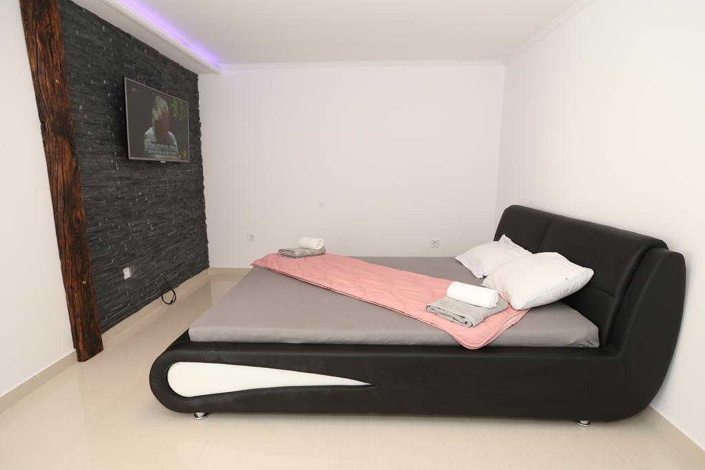 Apartment Porto With Terrace บัชกา ภายนอก รูปภาพ