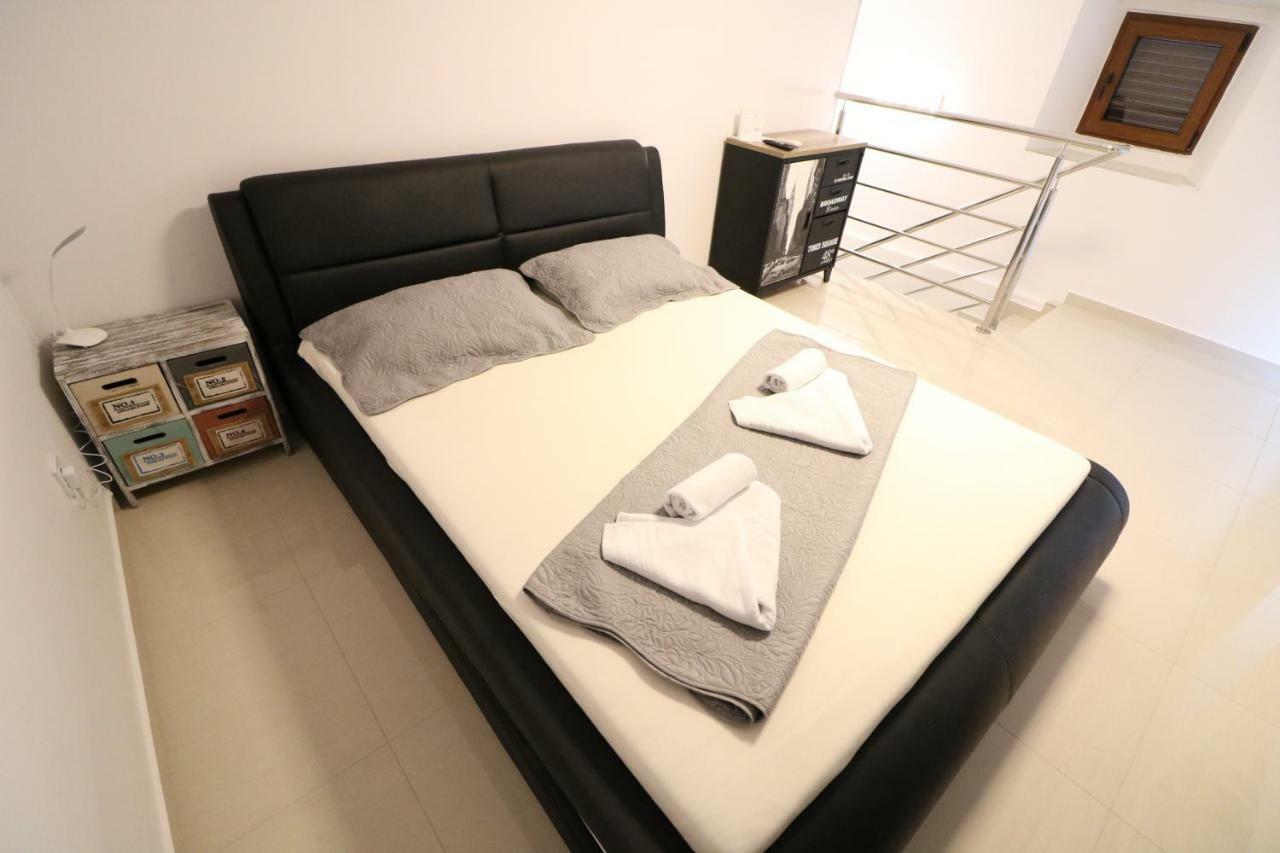 Apartment Porto With Terrace บัชกา ภายนอก รูปภาพ
